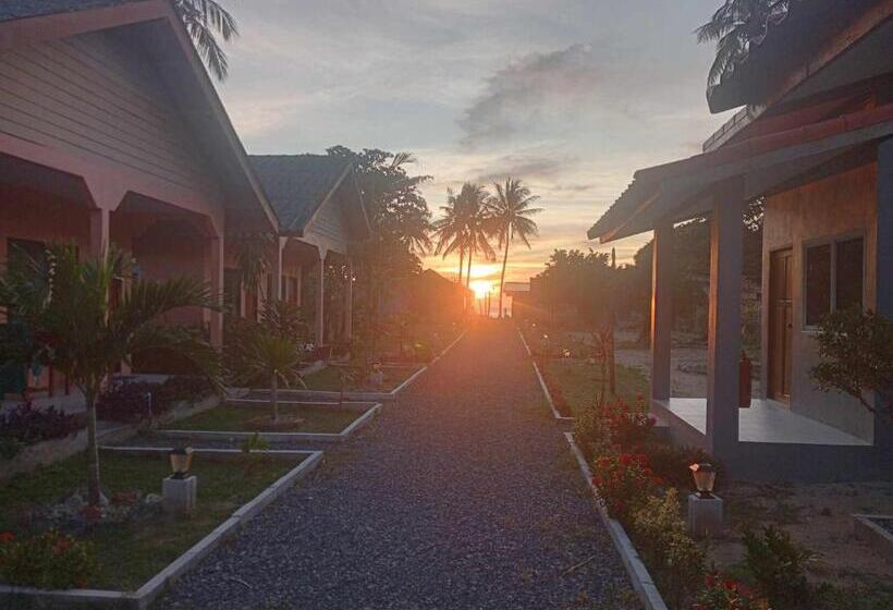 هتل Scandinavian Beach Resort