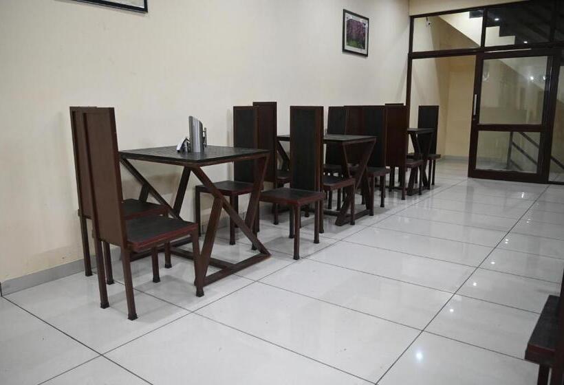 בית מלון כפרי Shivlinga Villa