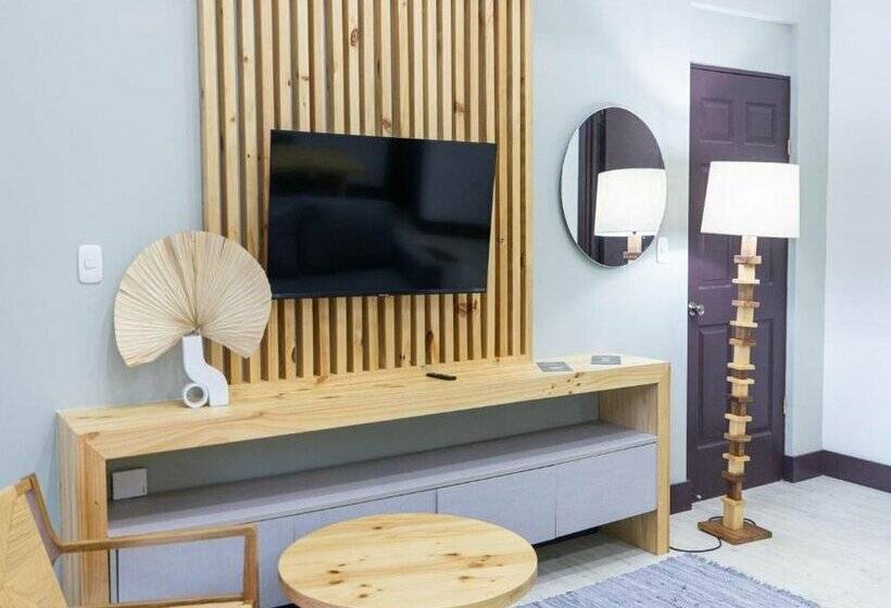 Paradise Bay Hotel Boutique