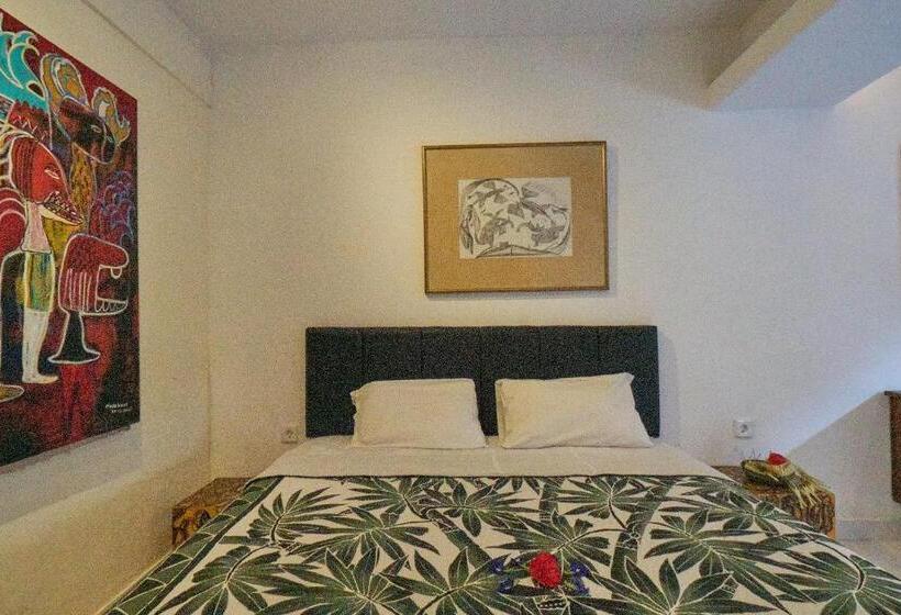 پانسیون Rumah Paros & Gallery