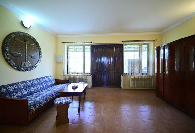 پانسیون Sevan Tarsus Guesthouse