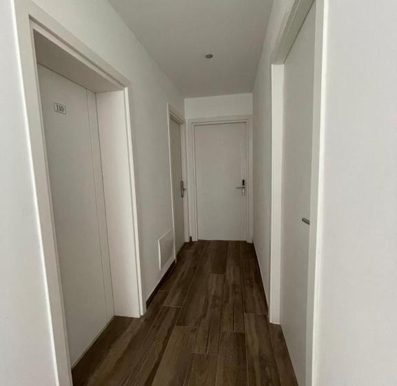 پانسیون Venice Hub