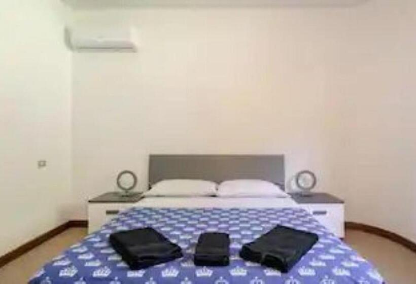 پانسیون Villa Con Piscina Privata   Vista Panoramica   7s   20 Guest