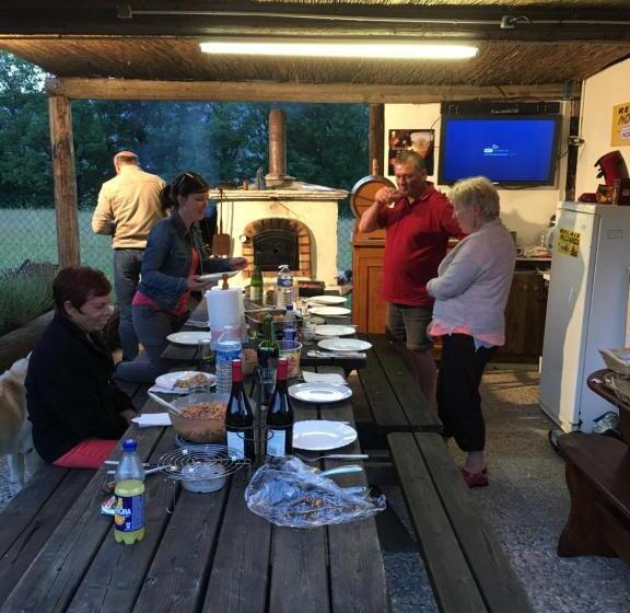 مبيت وإفطار Chambres D Hôtes Des Bauges Route 26 57