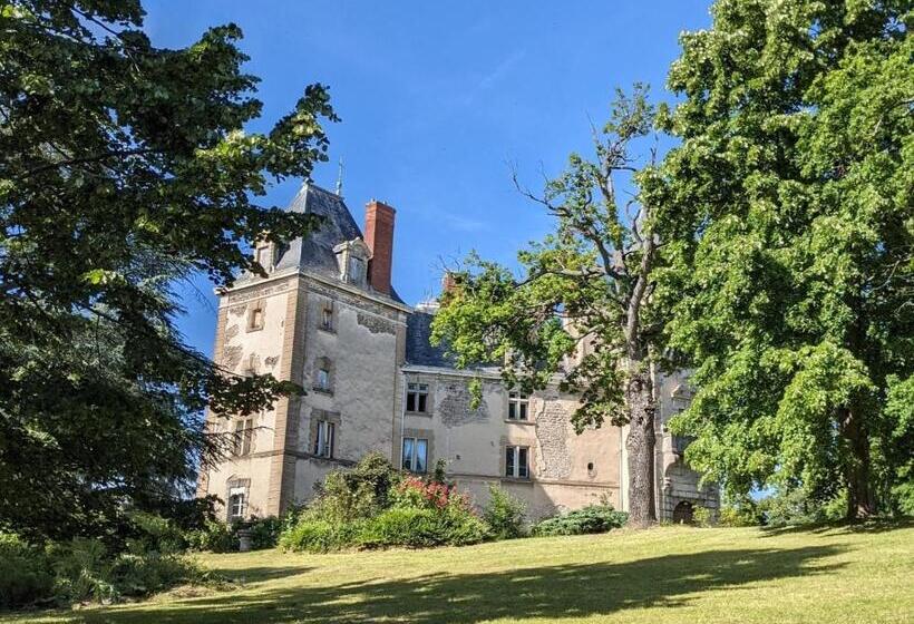 住宿加早餐  Château De Saint Bonnet Les Oules