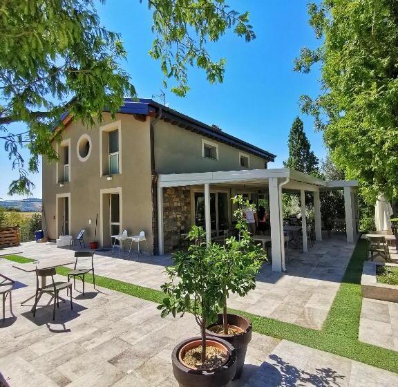 هتل Agriturismo E Acetaia La Vedetta