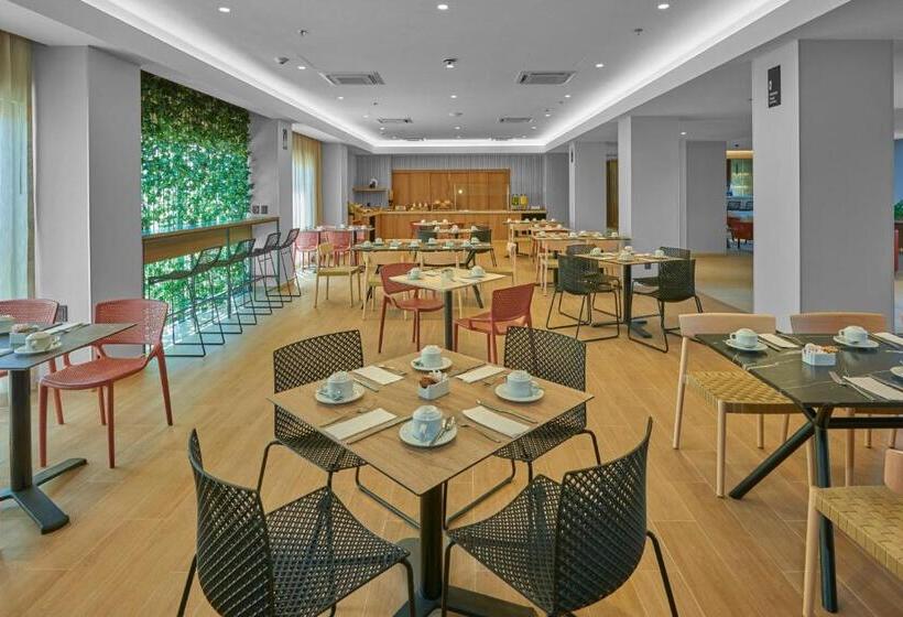 هتل City Express Plus By Marriott Mazatlan