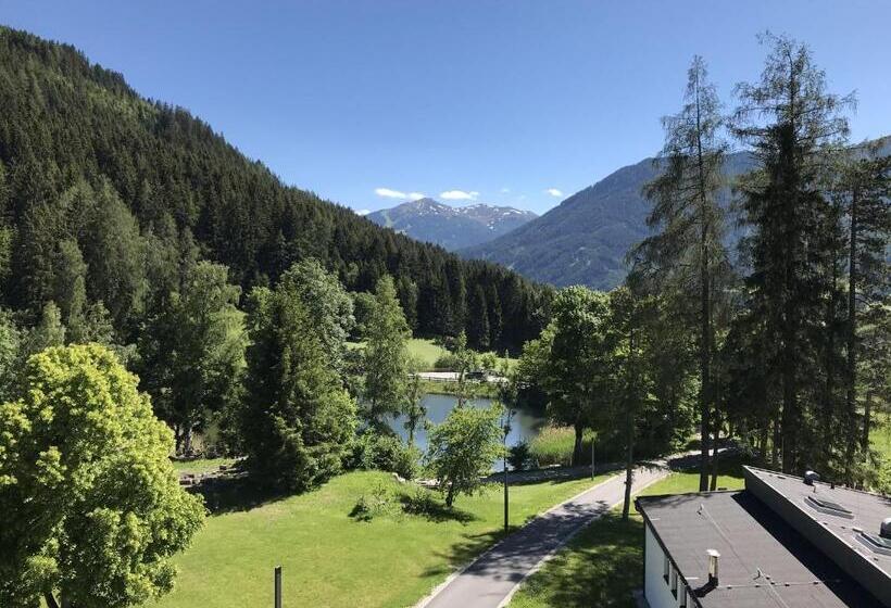 Отель St Michael Alpin Retreat