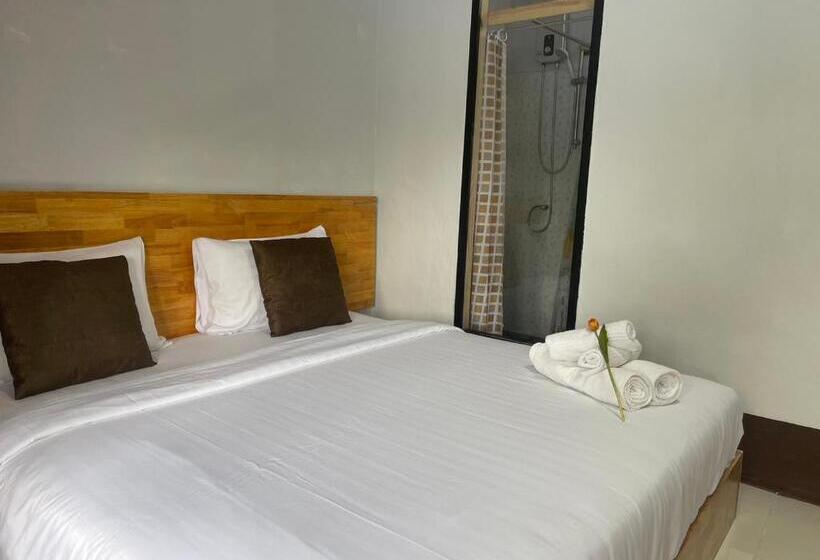 בית מלון כפרי Mookboonchu Guesthouse ,kohmook Trang