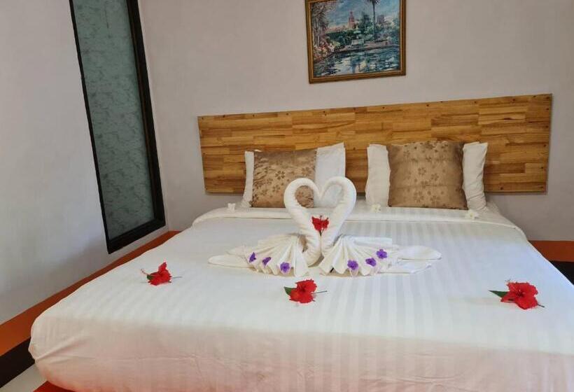בית מלון כפרי Mookboonchu Guesthouse ,kohmook Trang