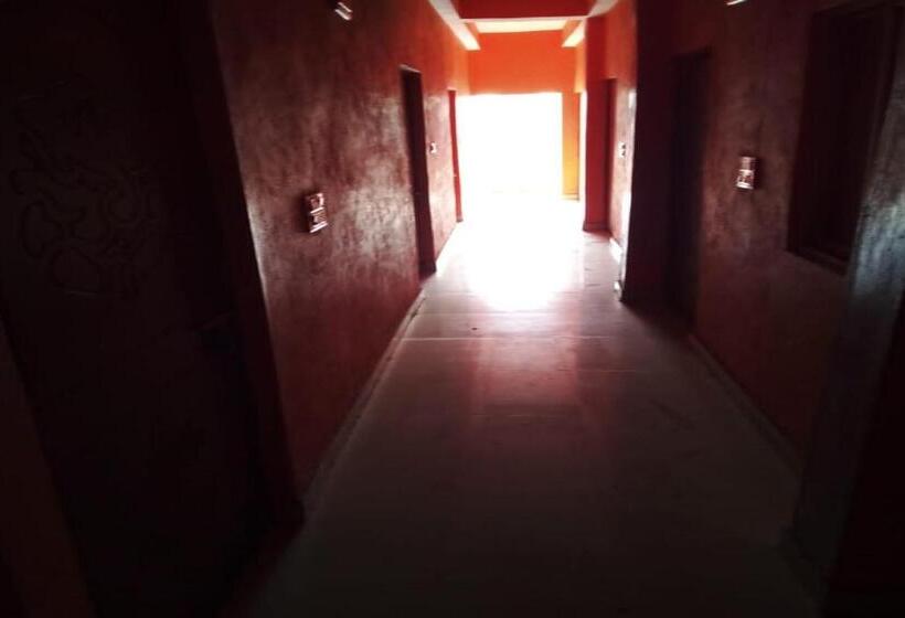 酒店 Oyo 85684 Moon Light Resort