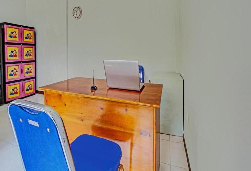 ホテル Oyo 92021 Dua Putra Homestay Klayar