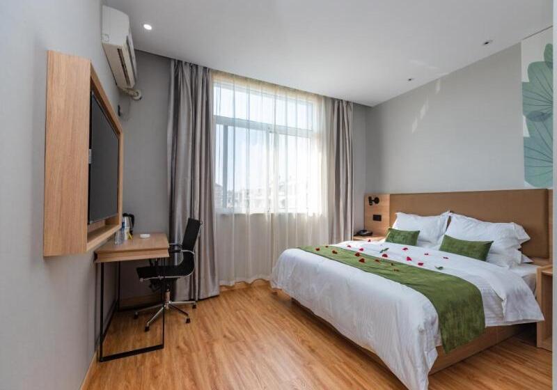 Otel Shell Ningbo Gaoqiao Subway Station