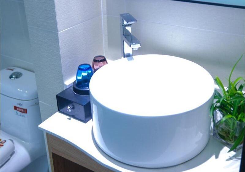 Otel Shell Ningbo Gaoqiao Subway Station