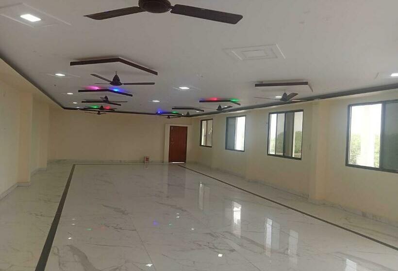 ホテル Spot On Abhilasha Palace