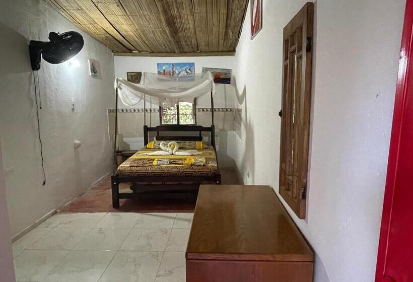 پانسیون Sisio Hostal