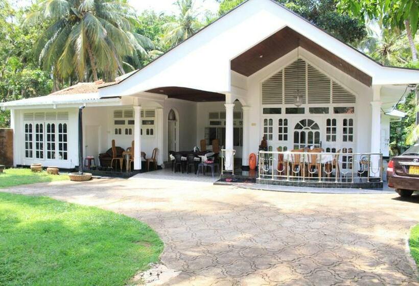 פנסיון Tropical Colonial Retreat Minutes From The Beach