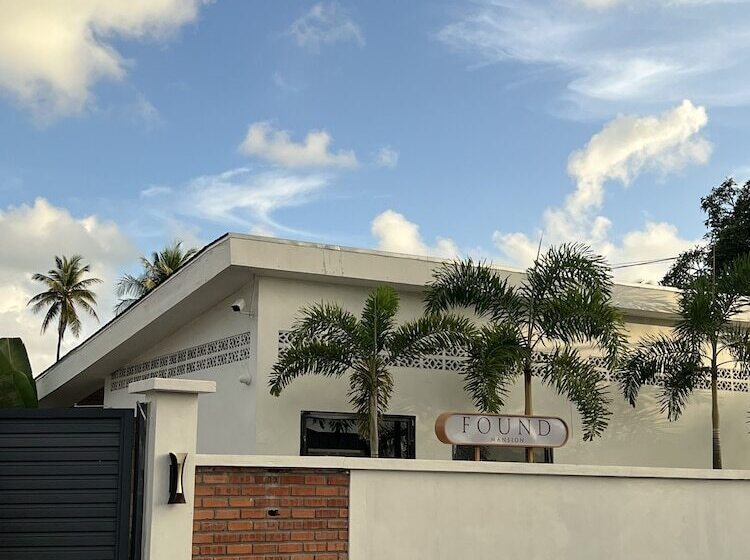 استراحتگاه Found Mansion