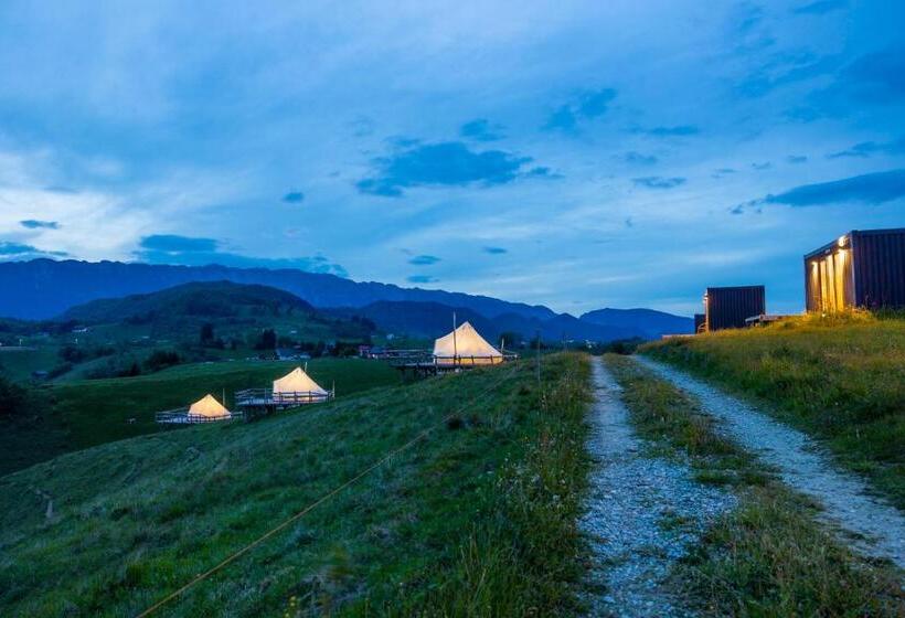 Ursa Mica Glamping Resort