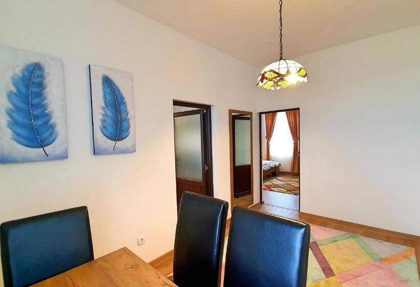 Zur Krone Apart