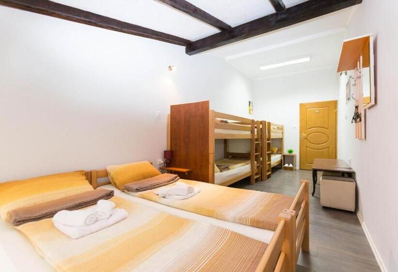 هاستل Kingdom Rooms Visoko