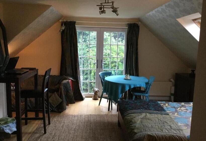 تختخواب و صبحانه Hurstbourne