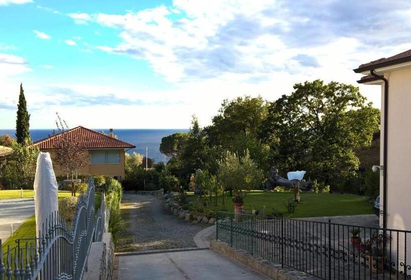 ベッドアンドブレックファースト Incanto Di Luna