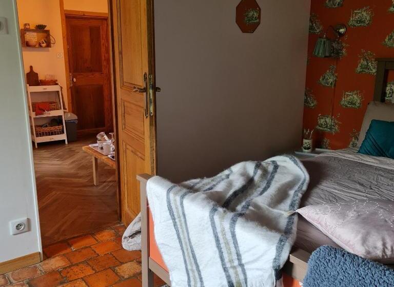 Bed and Breakfast La Longère D Ecottes
