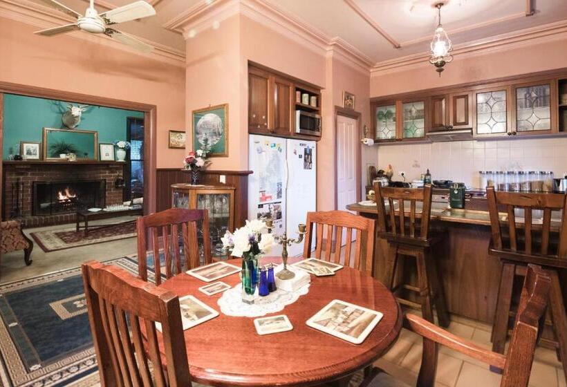 住宿加早餐  Rustic Refuge Guesthouse
