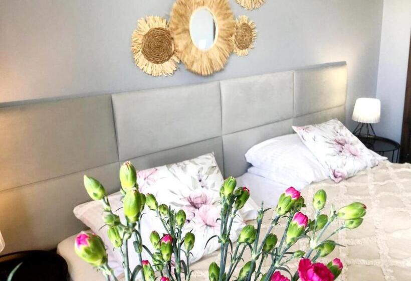 צימר Saskia Dwór & Spa Willa Z Podgrzewanym Basenem