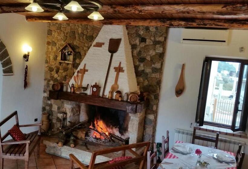 ホテル Agriturismo Le Ghiandaie
