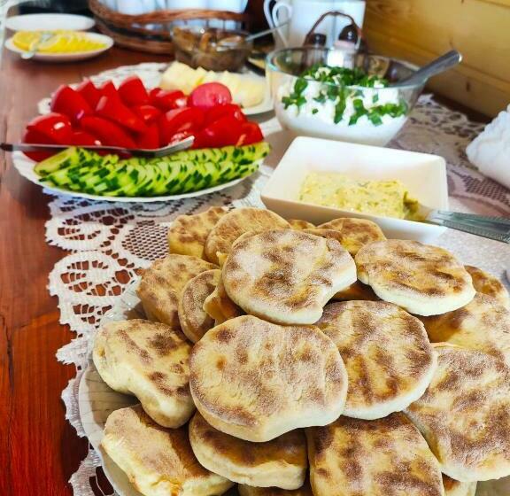 ホテル Agroturystyka Pod Kołami