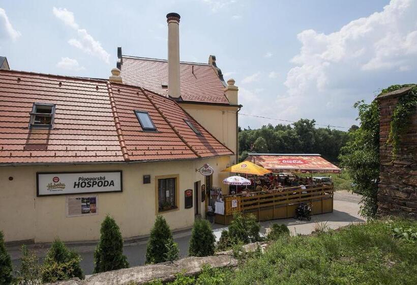 هتل Pivovar Kácov