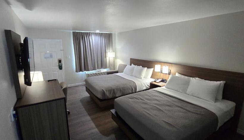 Отель Quality Inn & Suites Port Lavaca Near Lighthouse Beach
