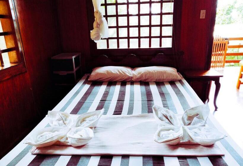 پانسیون Victordelia Hilltop Hostel