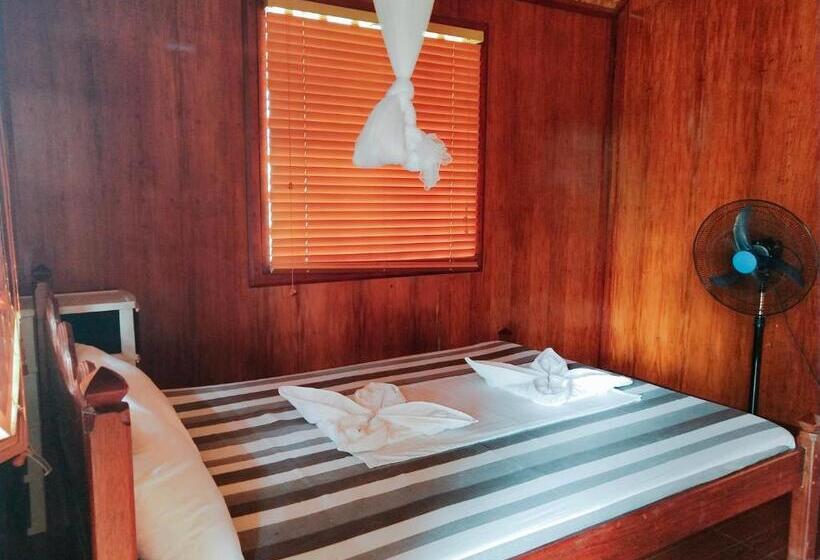 پانسیون Victordelia Hilltop Hostel
