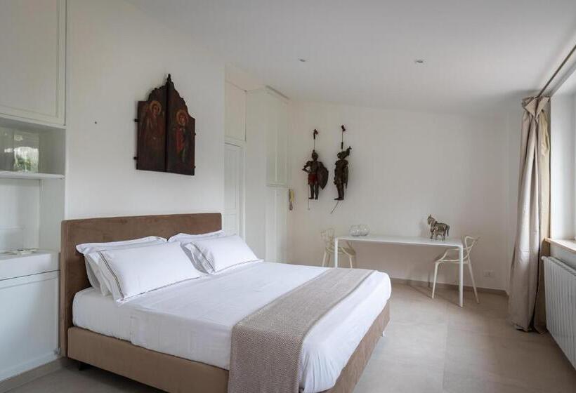پانسیون Domus Orestea Luxury Suites