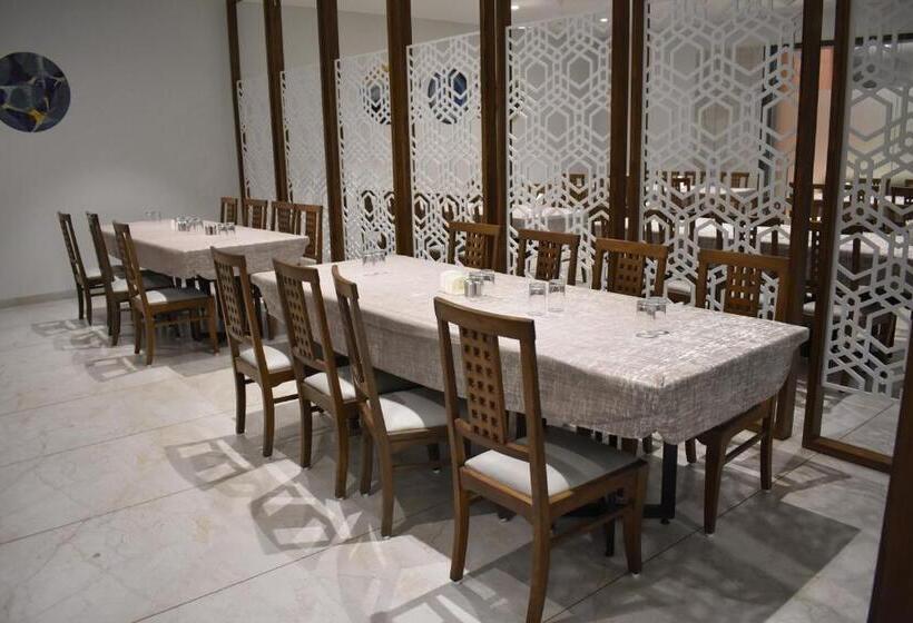 Shilpi Hill Resort