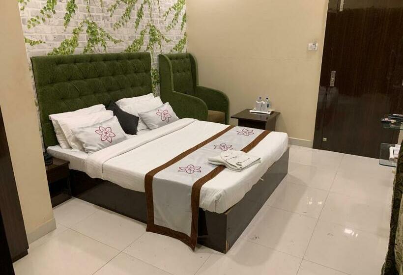 The Jk Hotel Opp Railway Station, Civil Lines, Sadar, Nagpur