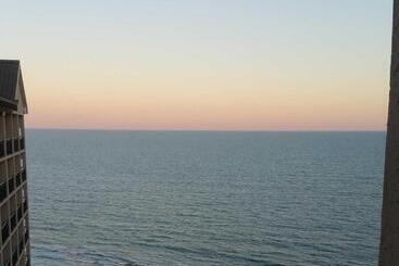 Magnificent Views From This 8th Floor 2br 2ba In North Myrtle Beach