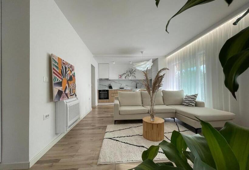 Myslym Shyri S Apartments