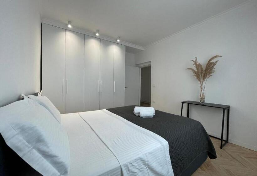 Myslym Shyri S Apartments