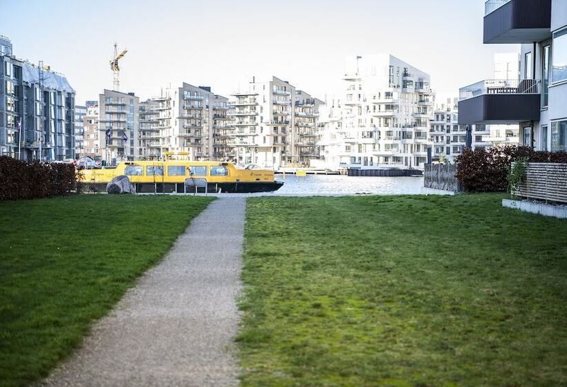 هتل The Pier Apartments By Daniel&jacob S