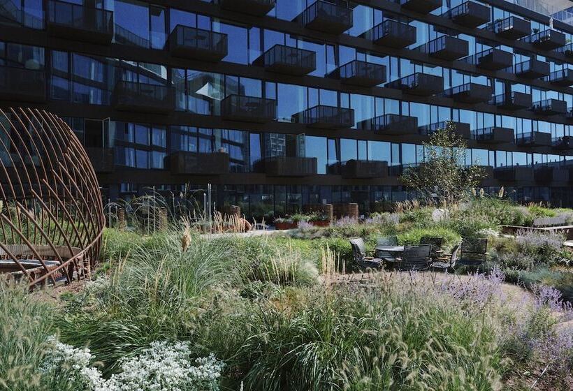 هتل The Pier Apartments By Daniel&jacob S