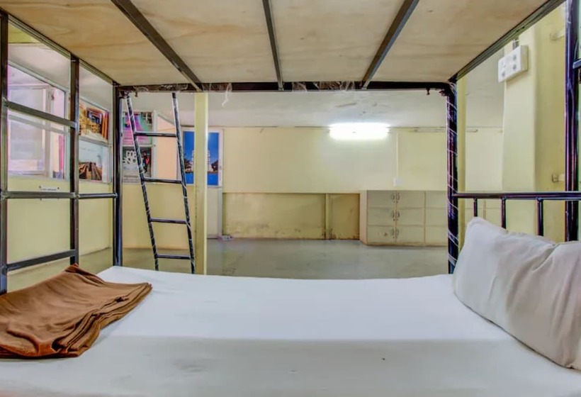 בית מלון כפרי Goroomgo Goa Tourist Dormitory Goa