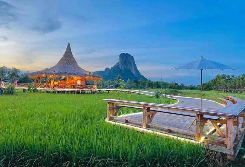 هتل Lanna Homestay