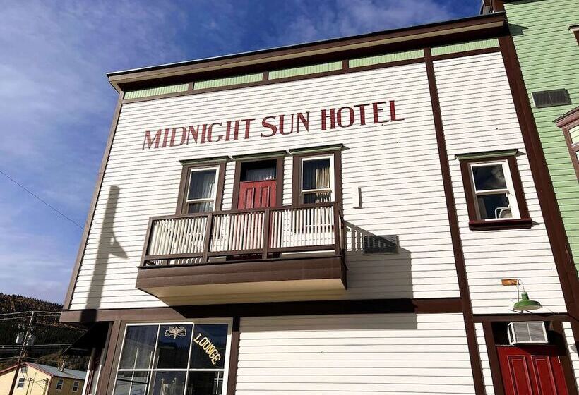 هتل Midnight Sun, A Coast