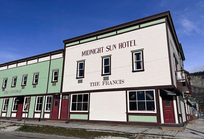 هتل Midnight Sun, A Coast