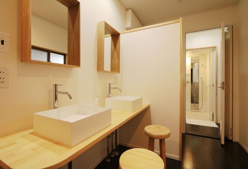 هتل Tips Hostel