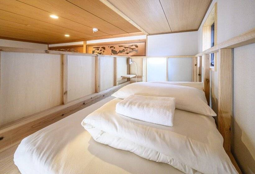 هتل Tips Hostel